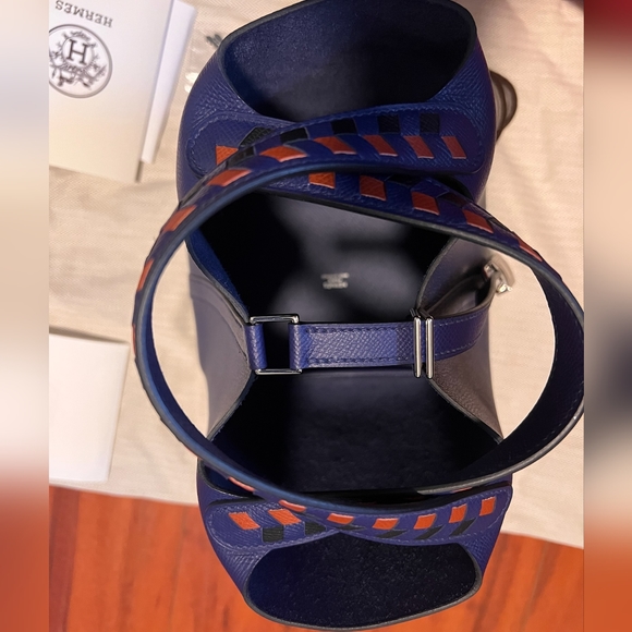 P$3600 Hermes Picotin 18 Bleu Encre Bag with silver lock - Picture 3 of 8